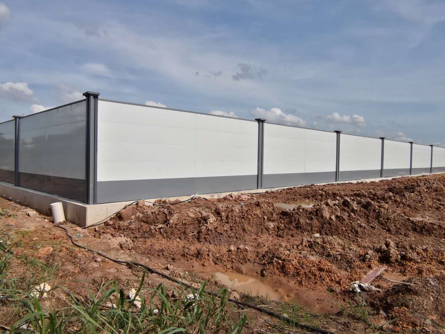 
工地施工围挡的安装费需要几多钱一平方？“太阳成集团tyc7111cc”(图1)